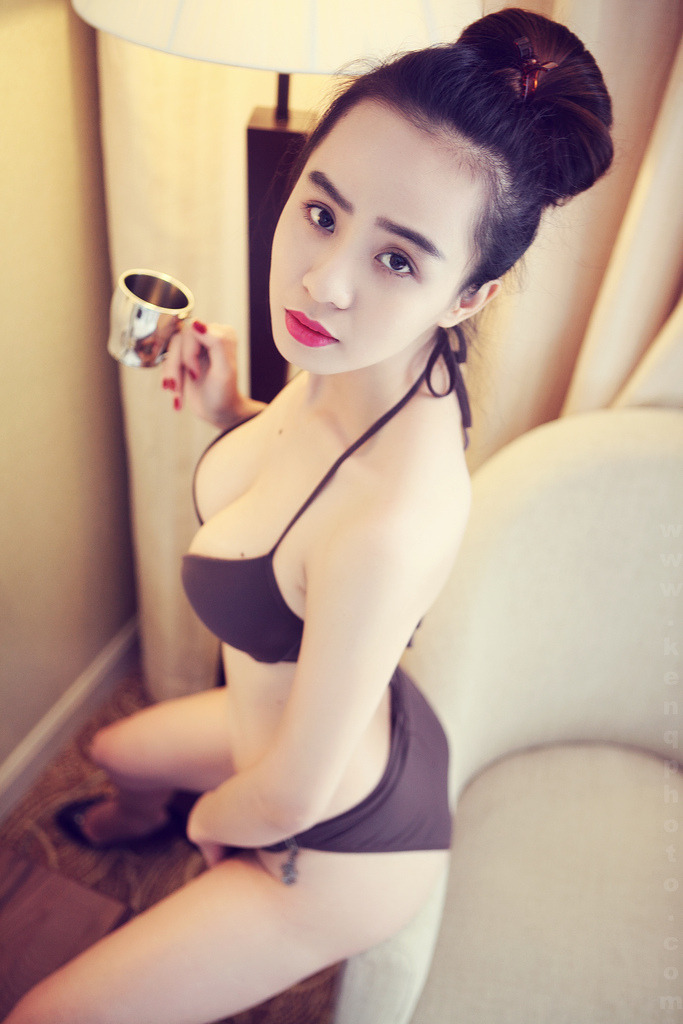 霸道股评直播间